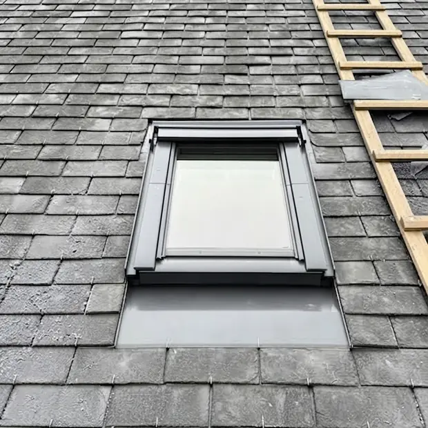 Fenêtre de toit et raccords d'étanchéité