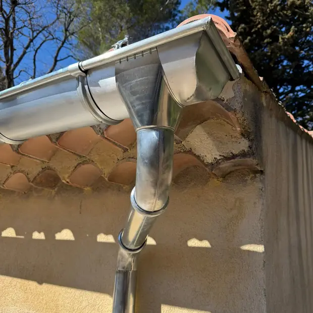 Travaux de zinguerie sur une habitation